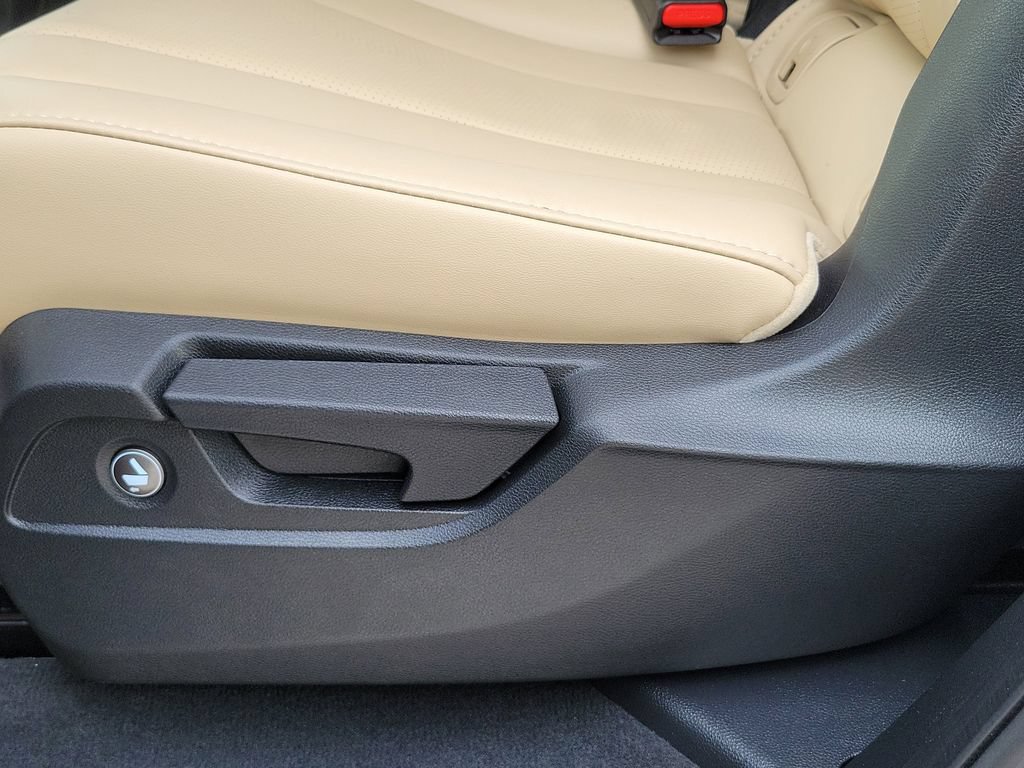Used 2025 Acura MDX SH-AWD w/ Technology Package image 18