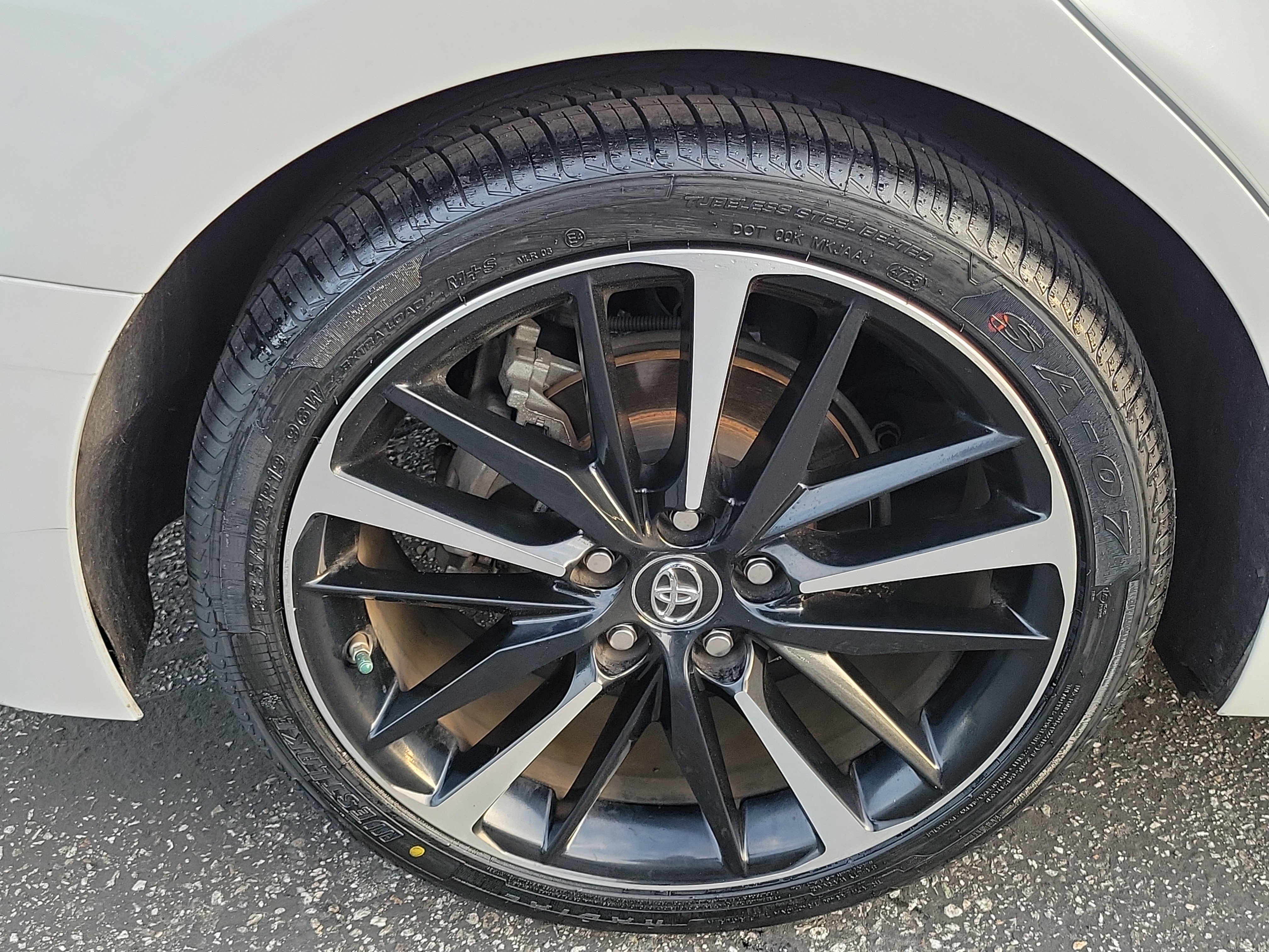 Used 2018 Toyota Camry XSE image 24