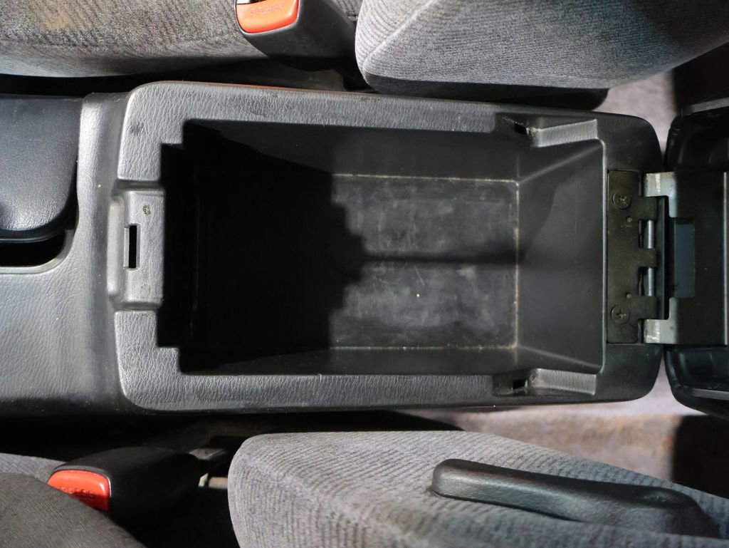 Used 1997 Nissan Maxima FWD image 25