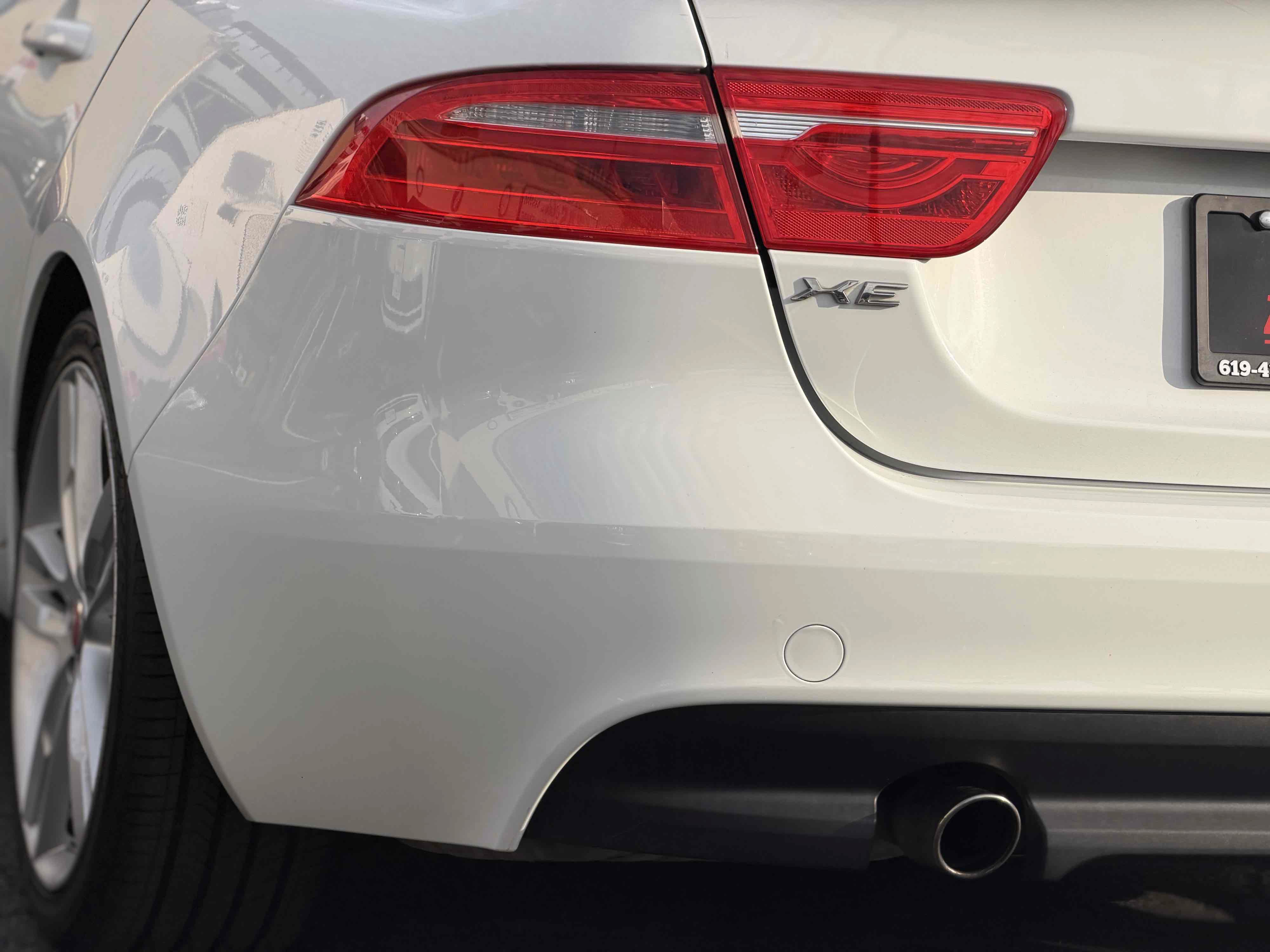 Used 2017 Jaguar XE Prestige RWD image 9