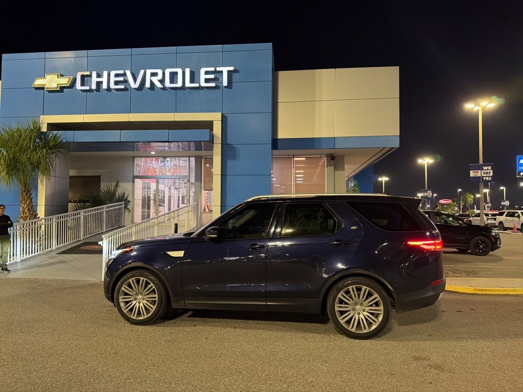 Used 2018 Land Rover Discovery HSE image 11