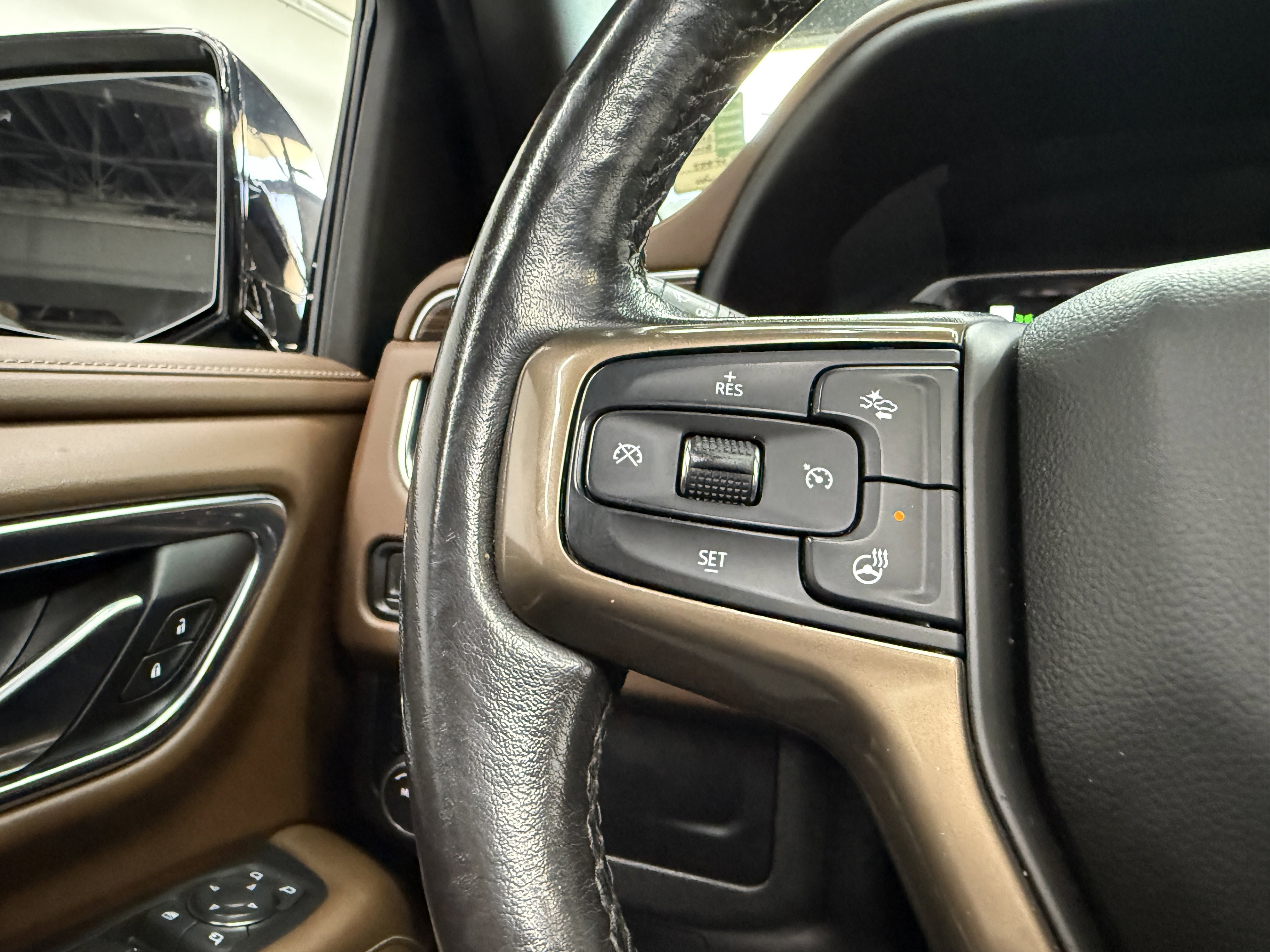 Used 2021 Chevrolet Suburban High Country AWD/4WD image 15