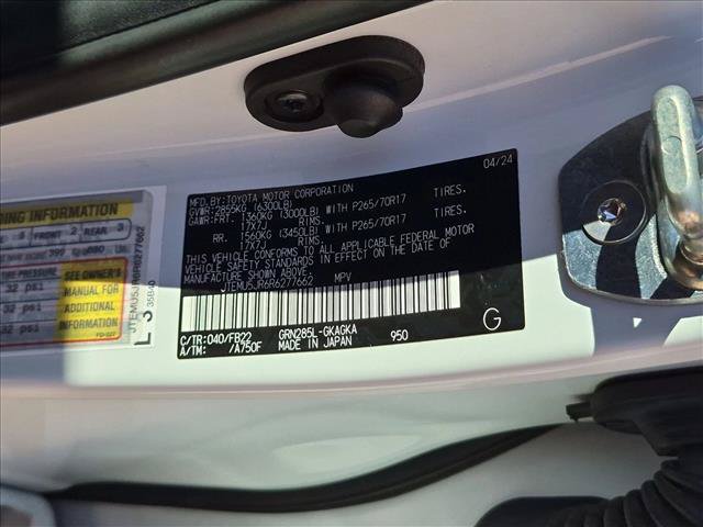 Used 2024 Toyota 4Runner SR5 AWD/4WD image 25