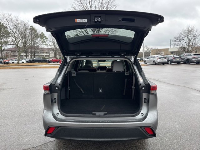 Used 2025 Toyota Highlander XLE image 20