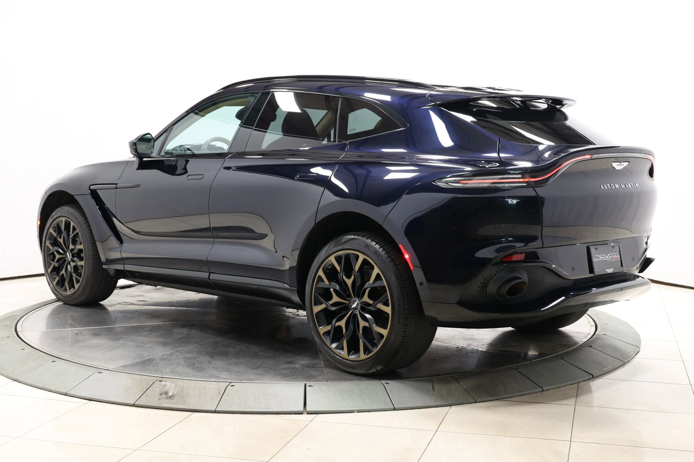Used 2021 Aston Martin DBX image 62