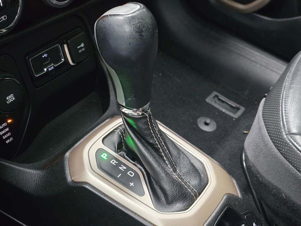 Used 2015 Jeep Renegade Limited AWD/4WD image 35