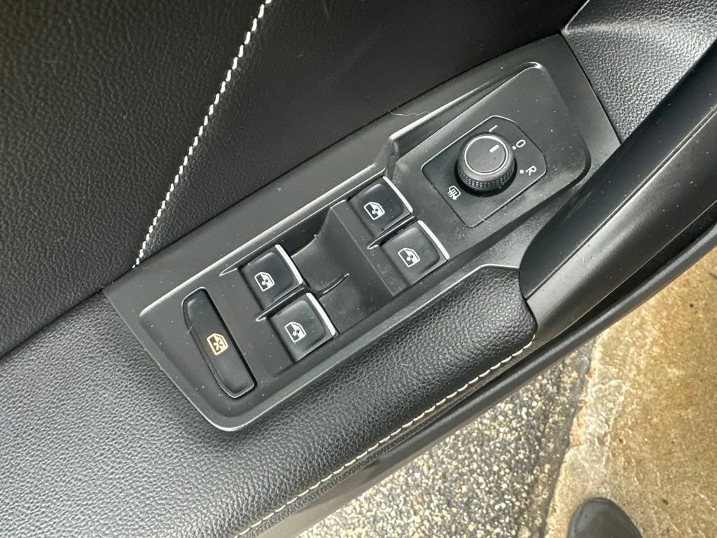 Used 2022 Volkswagen Tiguan SE R-Line AWD/4WD image 14