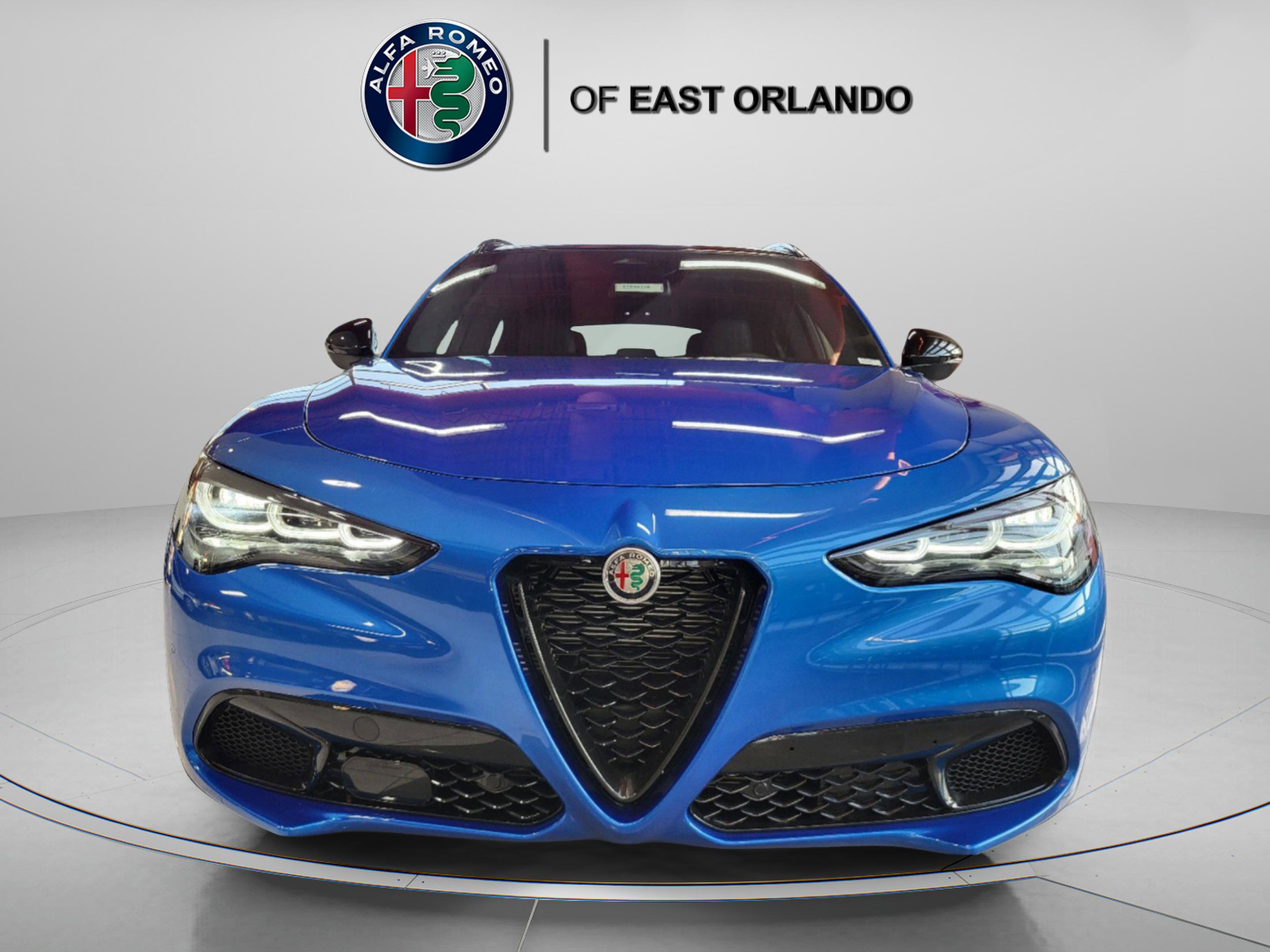 New 2025 Alfa Romeo Stelvio Sprint image 3