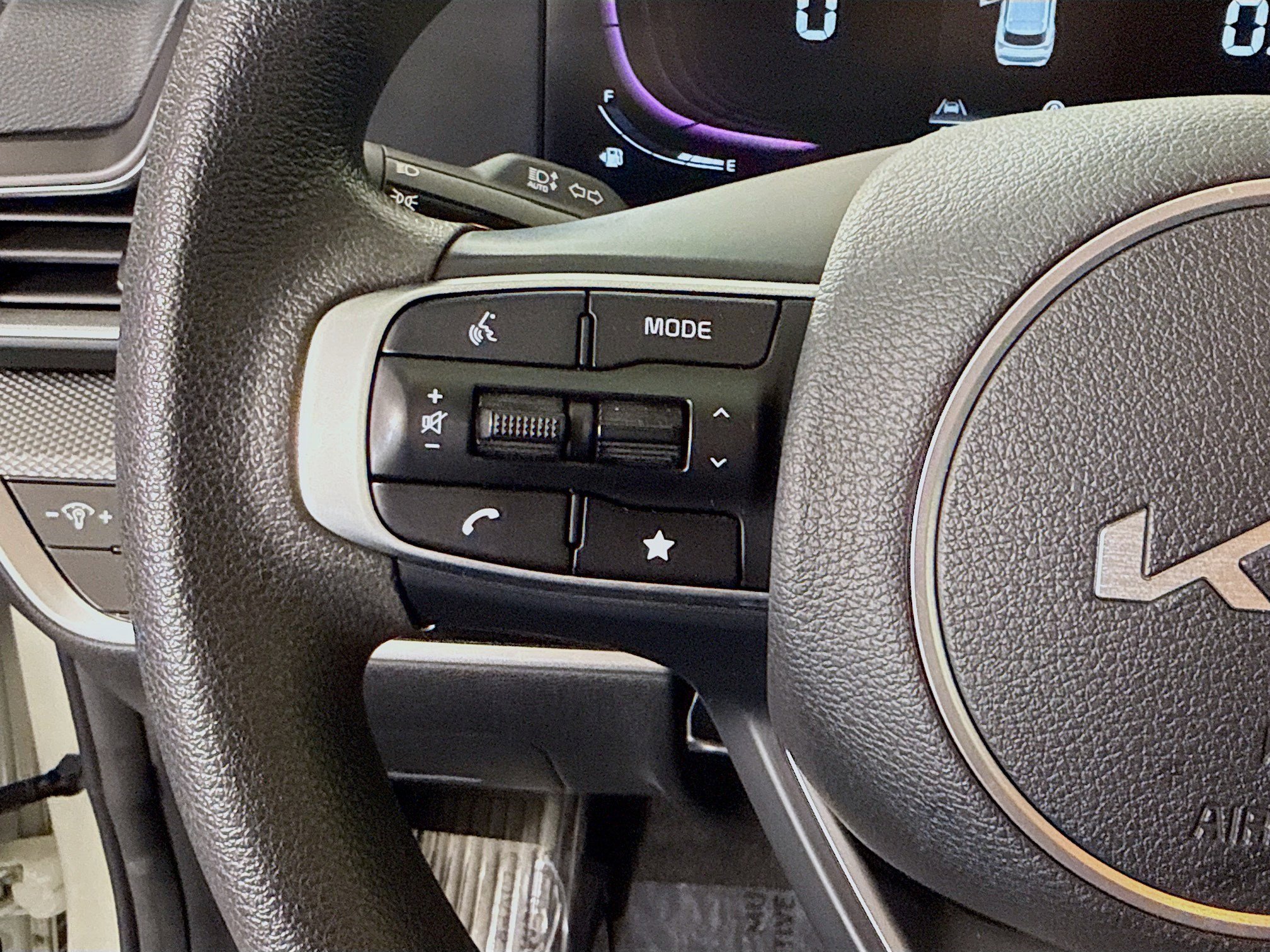 Used 2023 Kia Sportage LX image 14