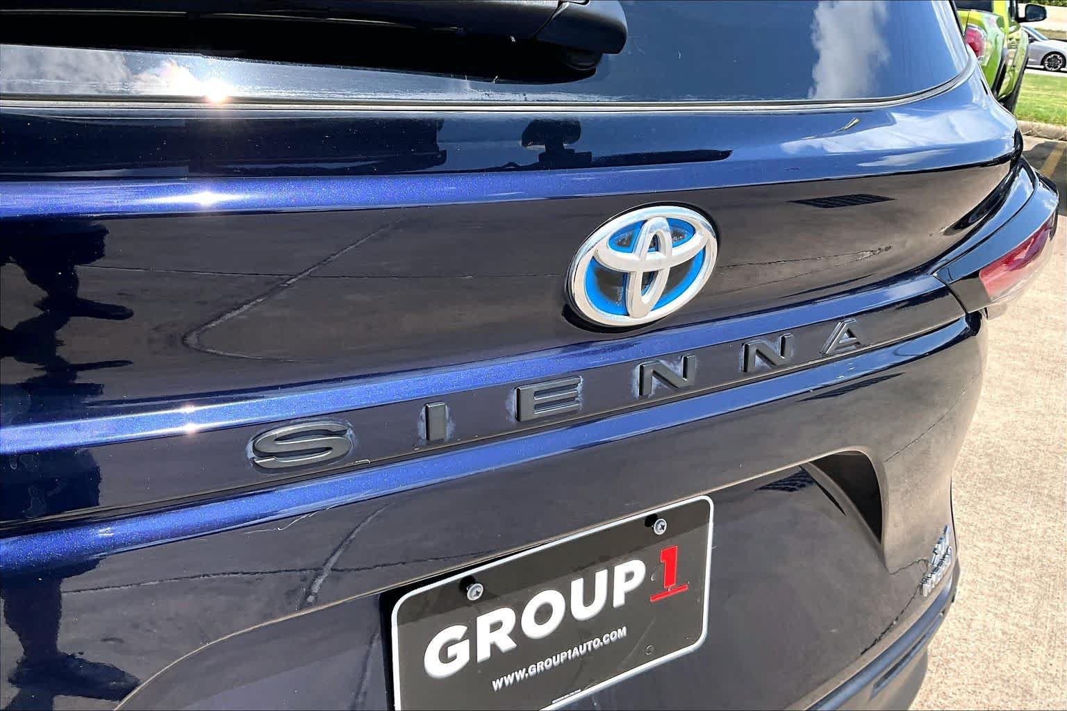 Used 2021 Toyota Sienna XLE FWD image 30