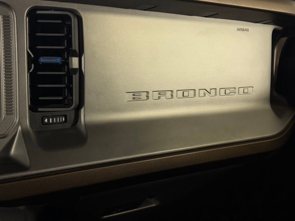 Used 2023 Ford Bronco Outer Banks image 17