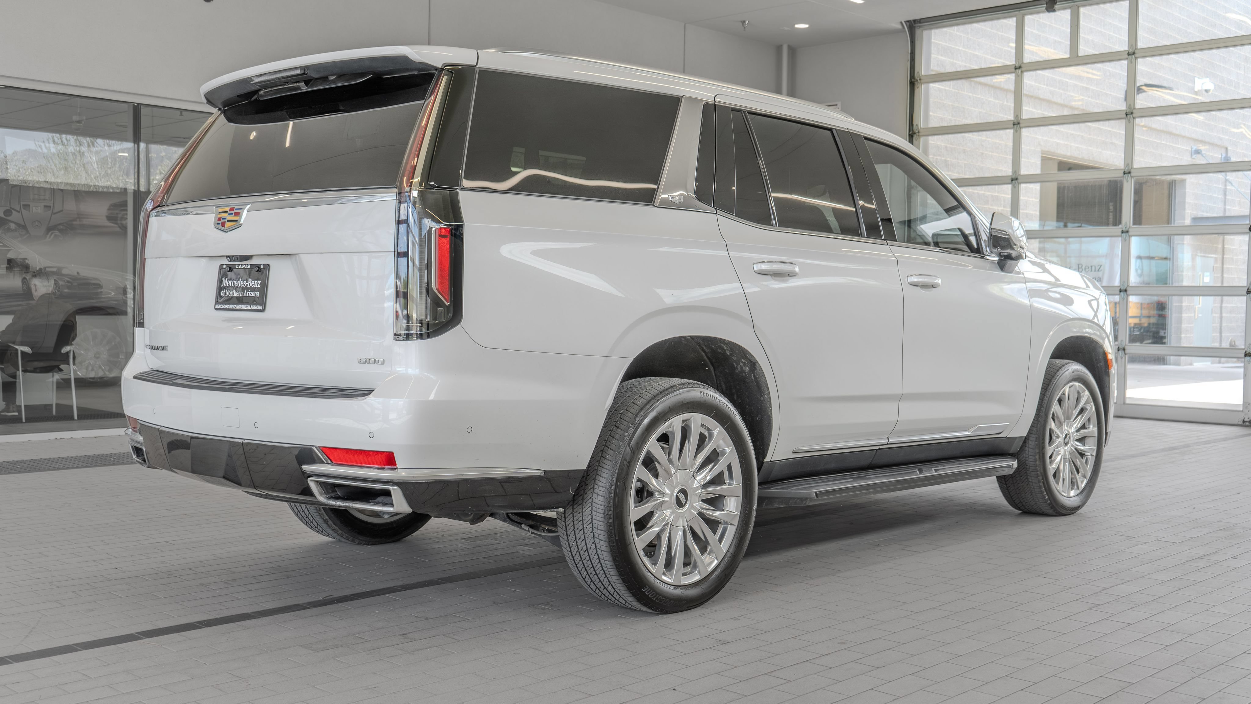 Used 2023 Cadillac Escalade Premium Luxury AWD/4WD image 29