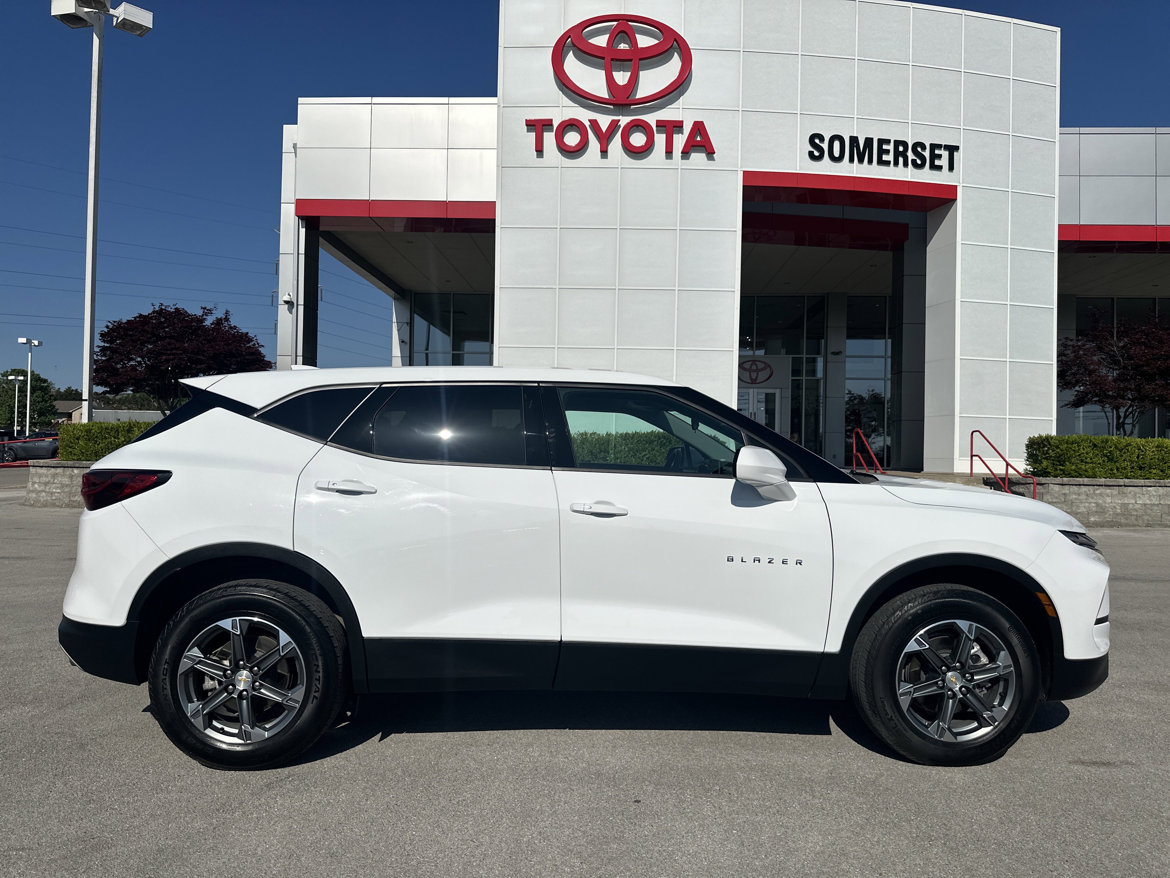 Used 2025 Chevrolet Blazer LT AWD/4WD image 4