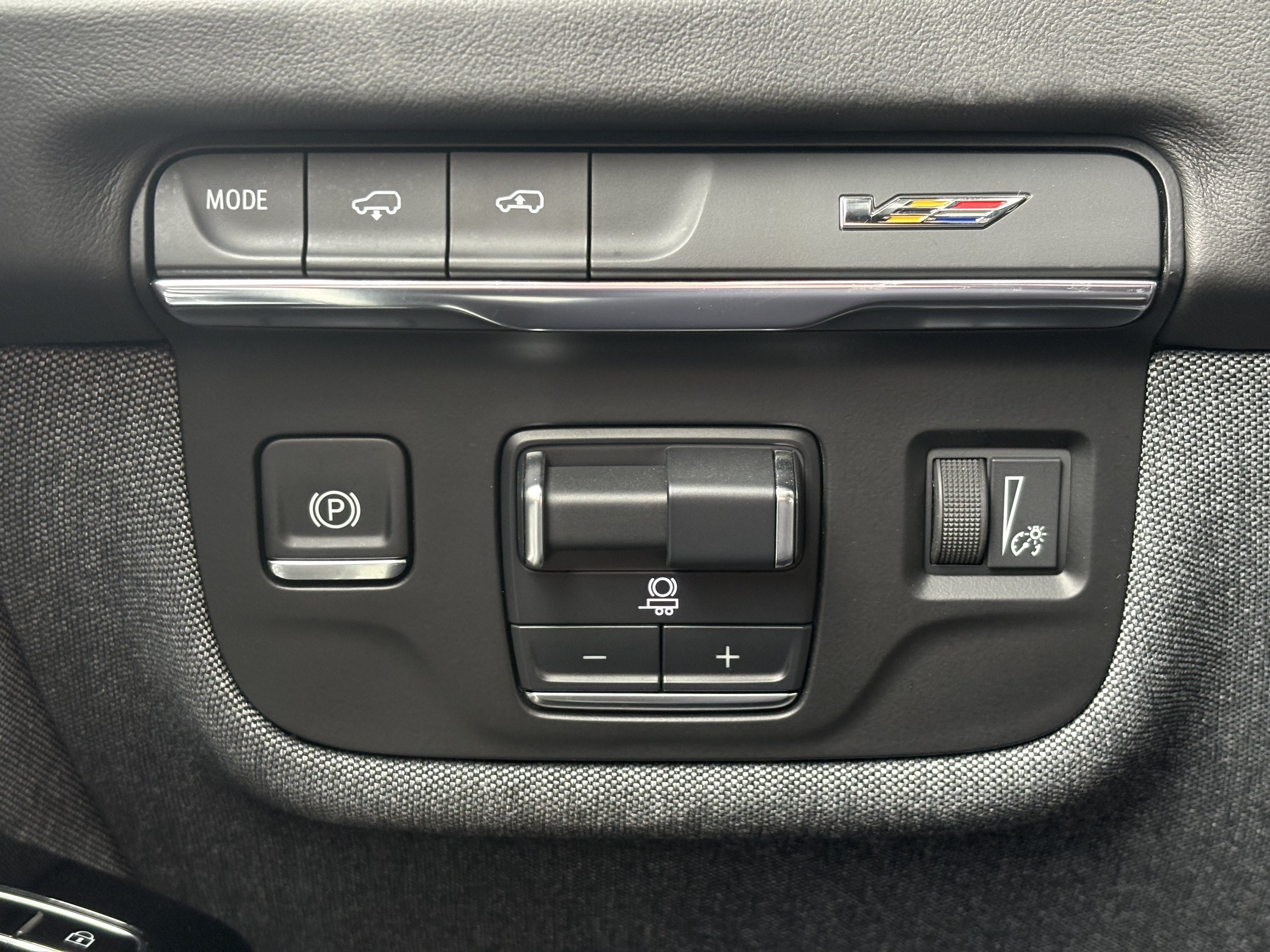 Certified 2025 Cadillac Escalade V AWD/4WD image 35