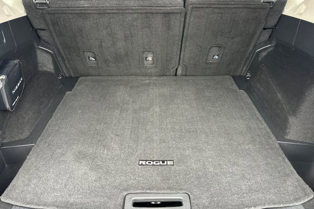 Used 2024 Nissan Rogue S image 17