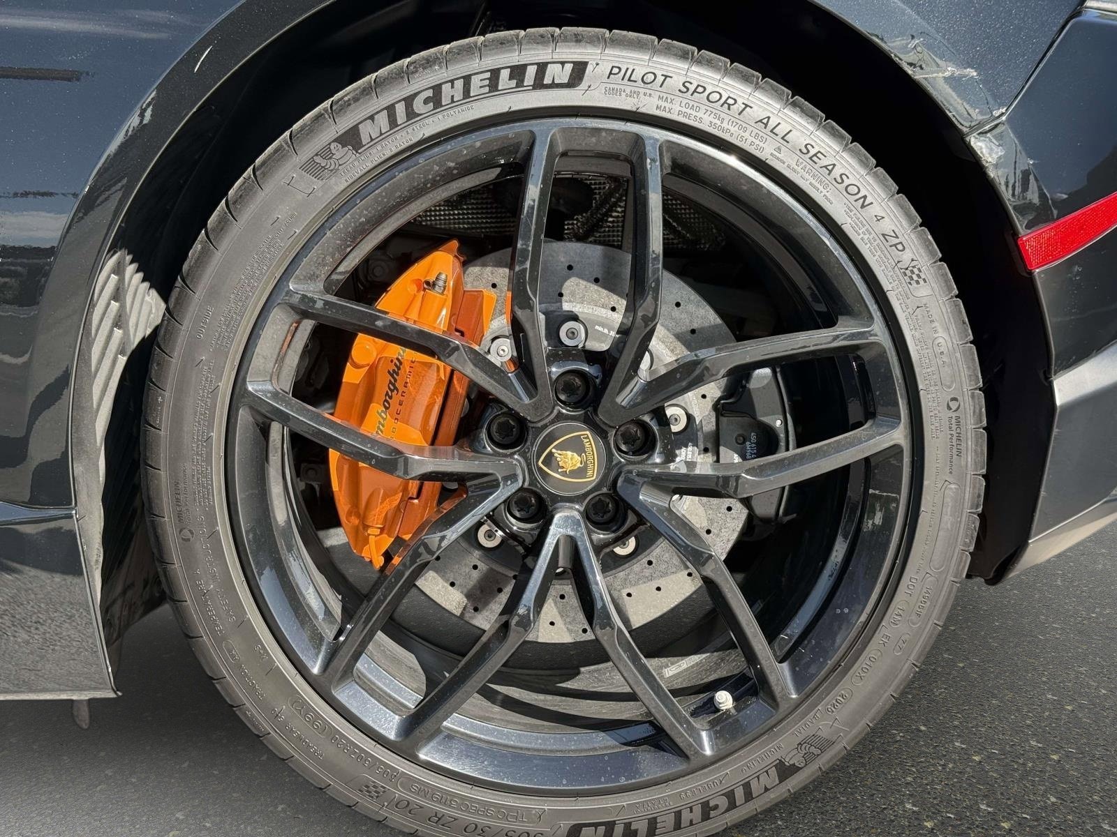 Used 2018 Lamborghini Huracan LP 610-4 AWD/4WD image 12