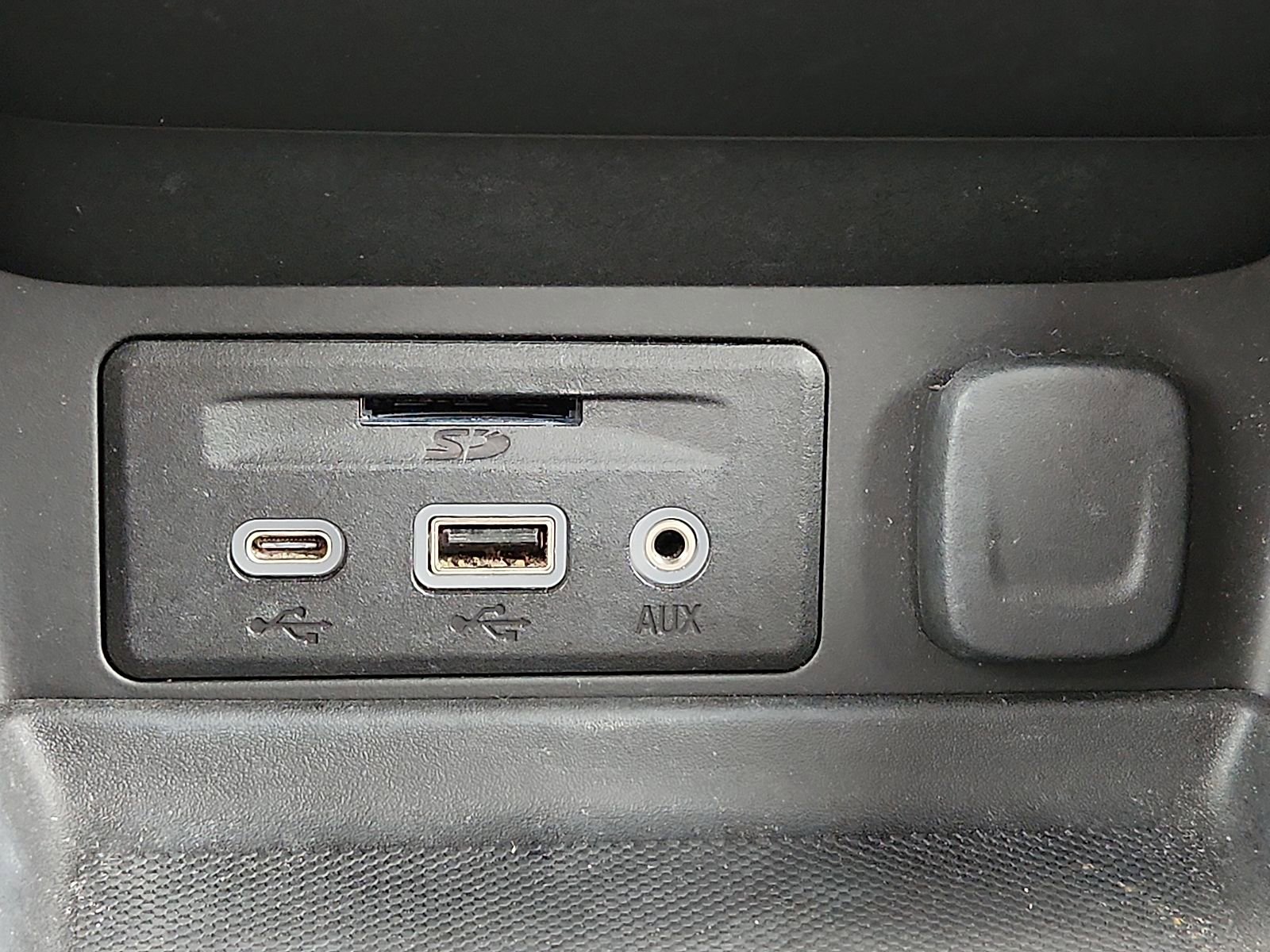 Used 2022 GMC Terrain AT4 w/ Tech Package image 21