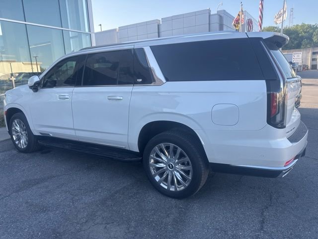 Certified 2024 Cadillac Escalade ESV Premium Luxury w/ LPO, Floor Liner Package AWD/4WD image 3