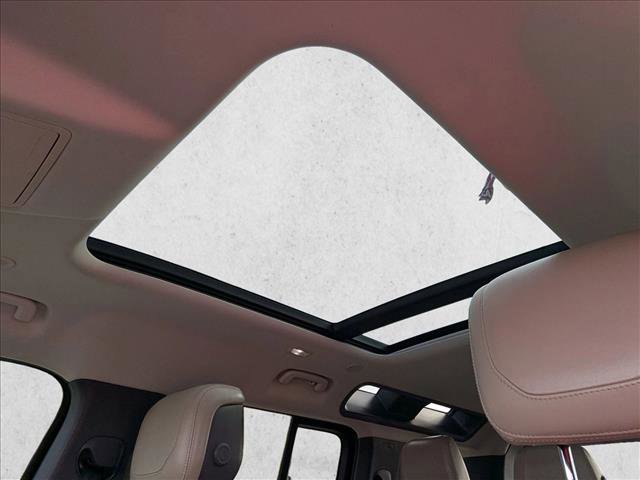 Used 2020 Land Rover Defender 110 HSE image 19