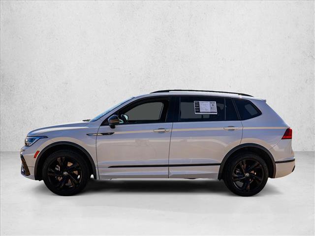 Used 2024 Volkswagen Tiguan SE R-Line AWD/4WD image 8