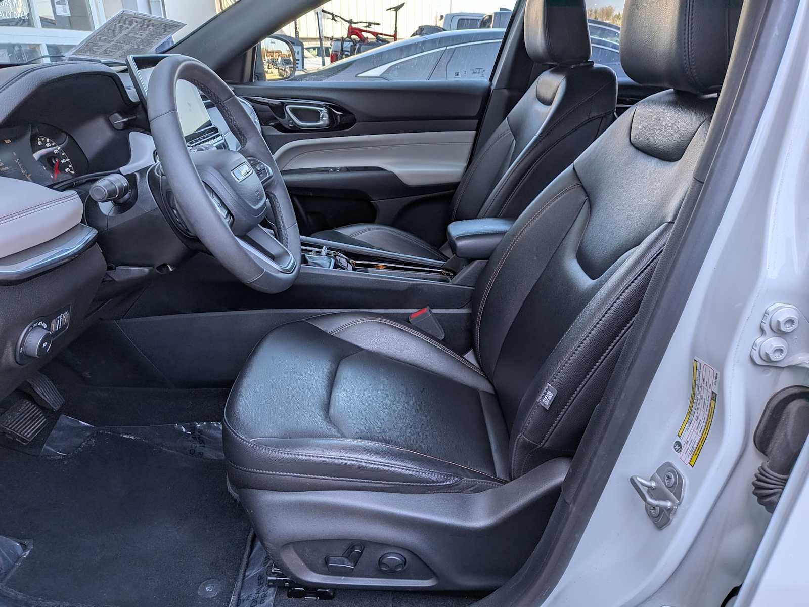 Used 2024 Jeep Compass Limited AWD/4WD image 15