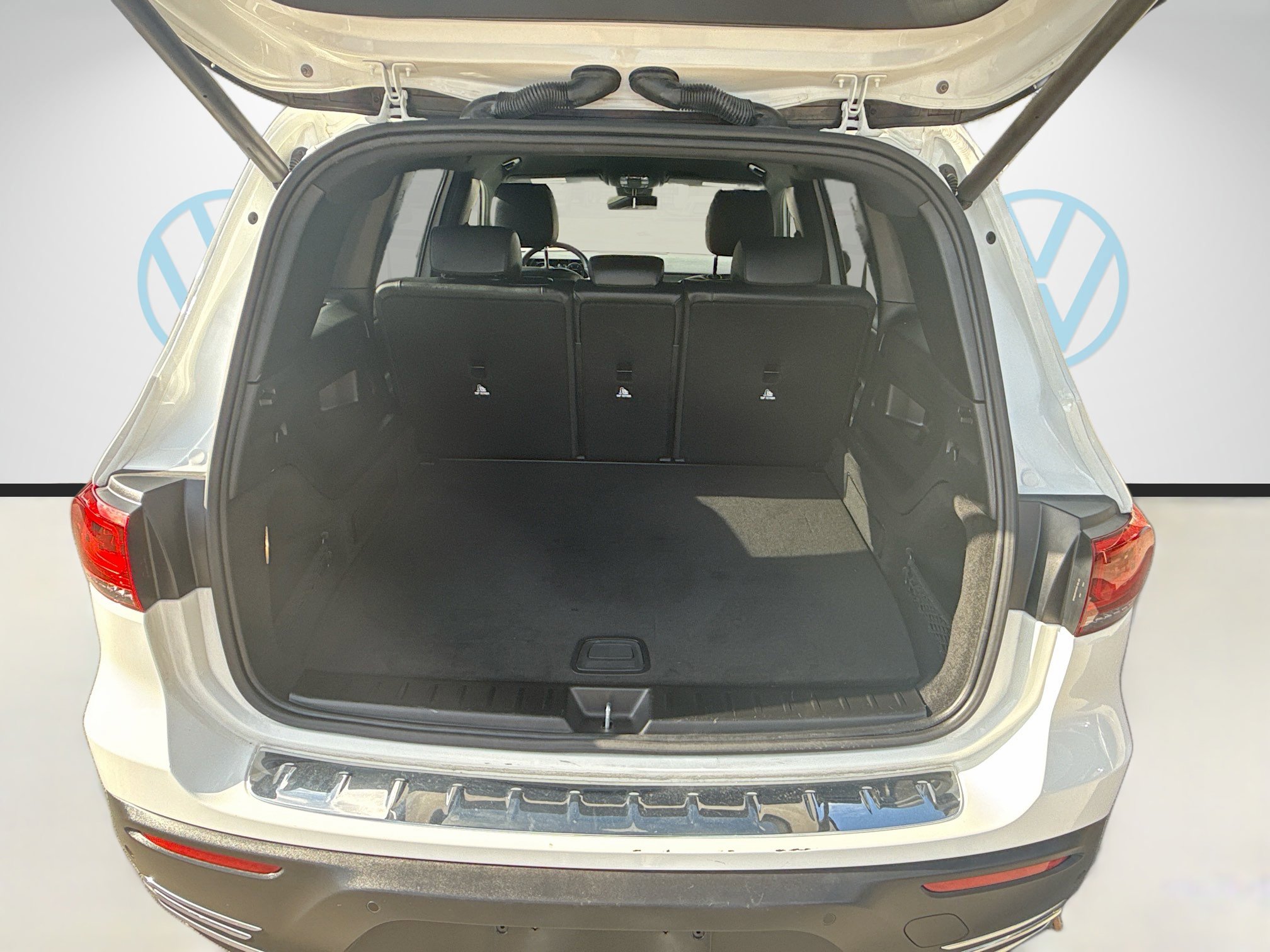 Used 2023 Mercedes-Benz EQB 250+ image 27