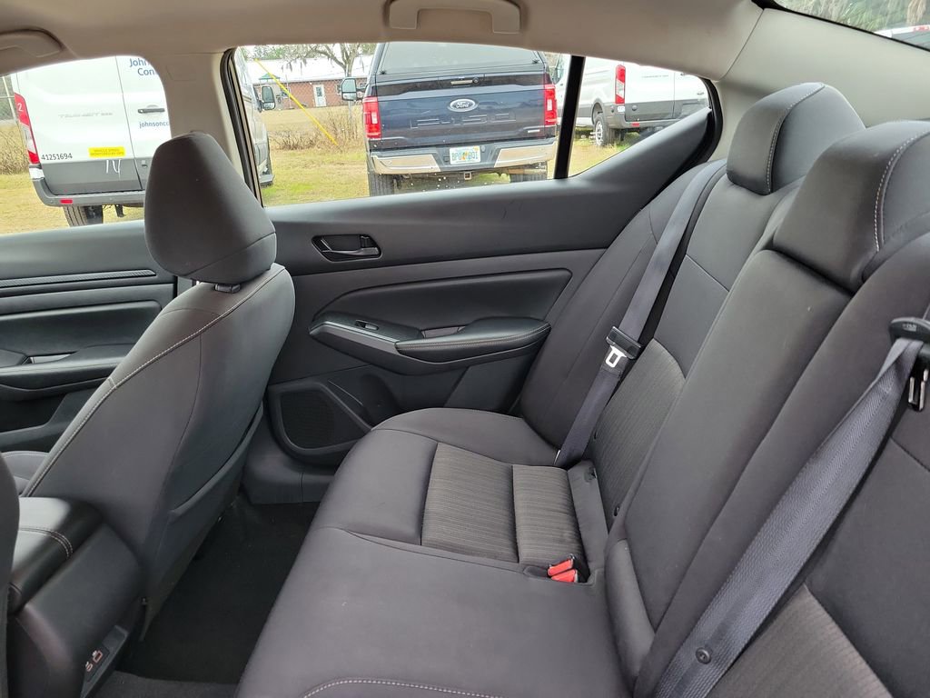 Used 2024 Nissan Altima 2.5 SV image 29