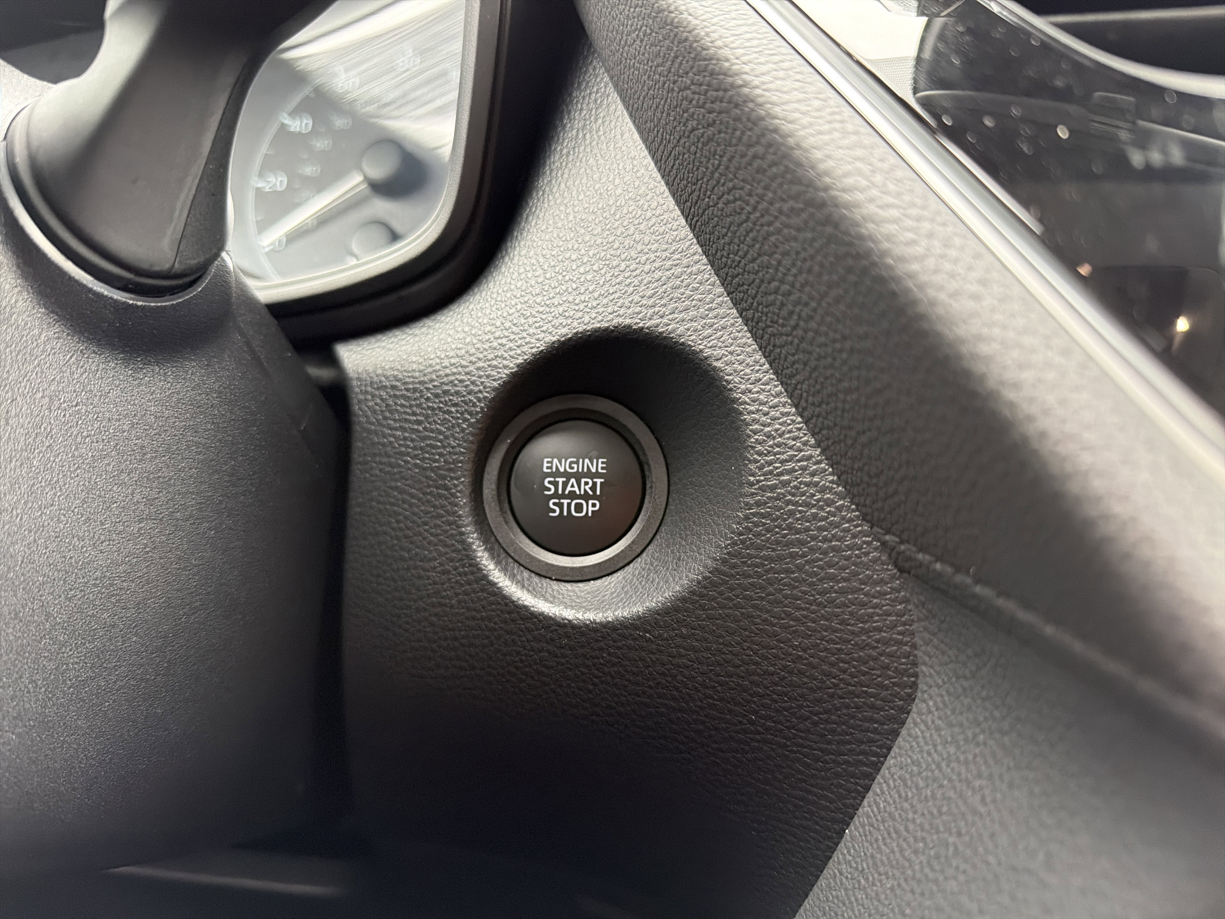 Used 2024 Toyota Corolla Cross LE image 16