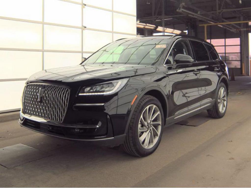 Used 2025 Lincoln Corsair AWD w/ Equipment Group 101A image 2