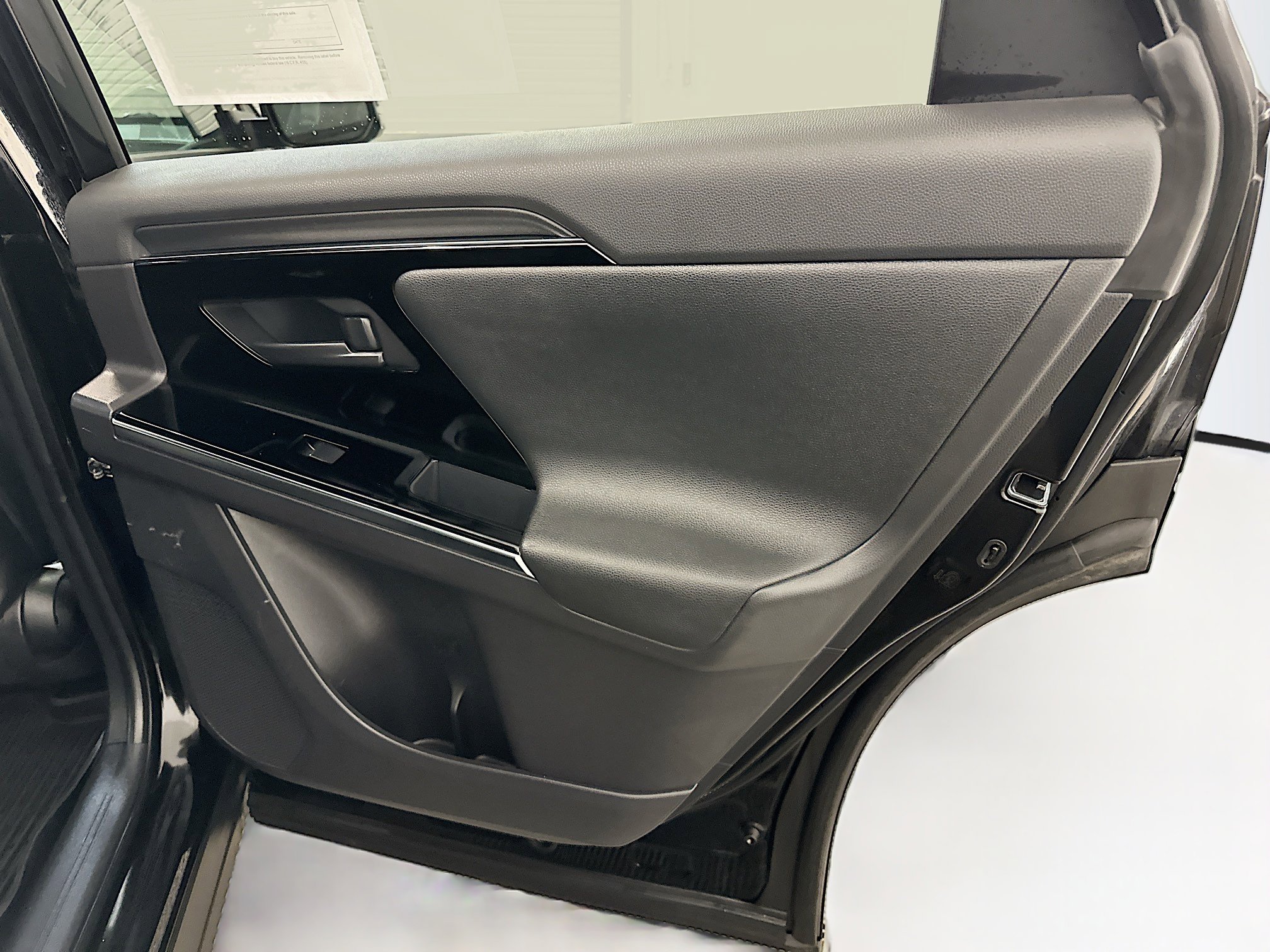 Used 2023 Subaru Solterra AWD image 32