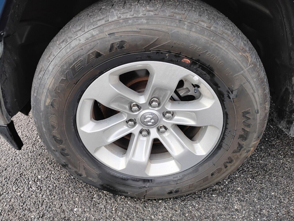 Used 2024 RAM 1500 Laramie AWD/4WD image 23