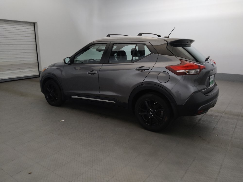 Used 2019 Nissan Kicks SR w/ SR Premium Package FWD image 3