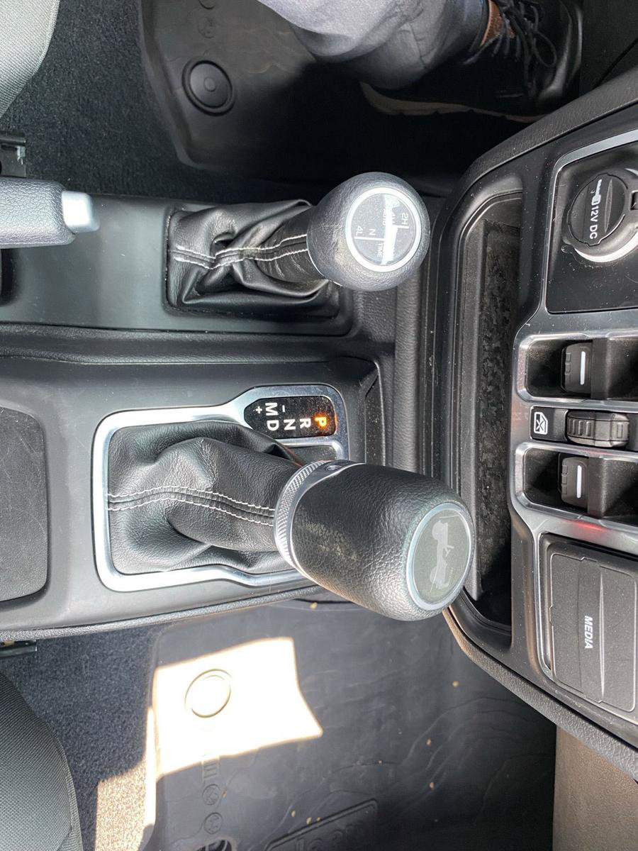 Used 2022 Jeep Wrangler Unlimited Sahara w/ Cold Weather Group AWD/4WD image 27