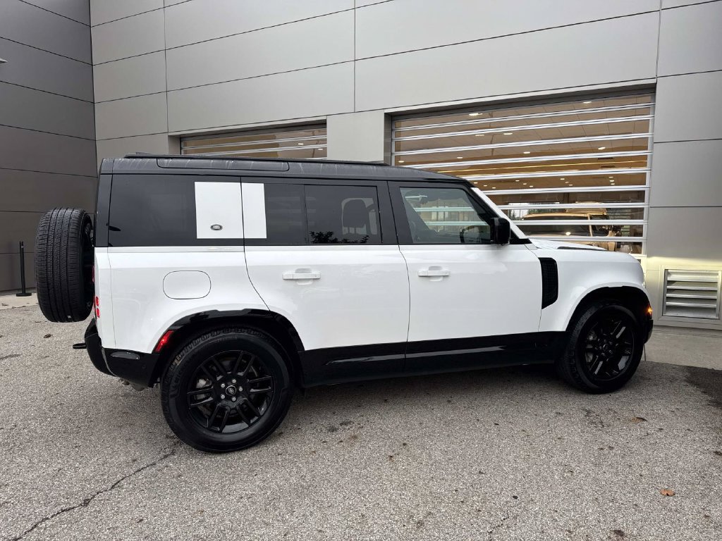 Used 2022 Land Rover Defender 110 X-Dynamic SE AWD/4WD image 7