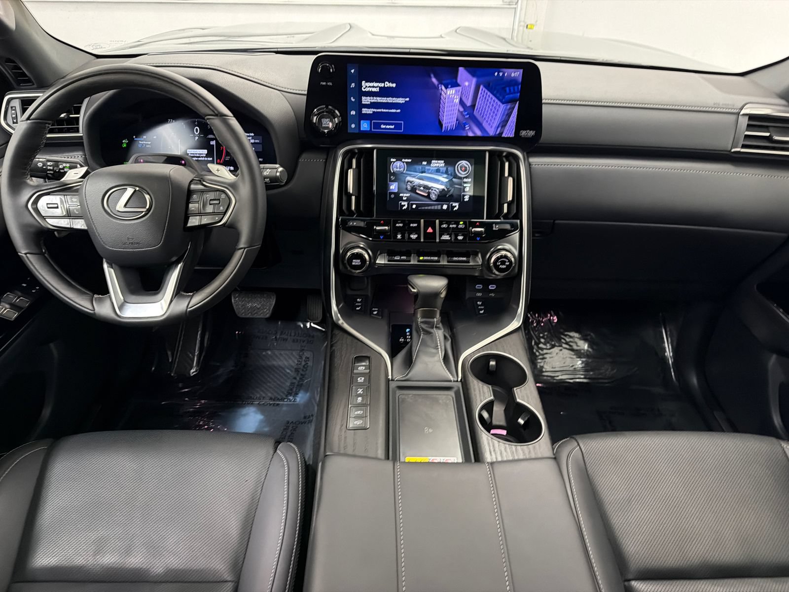 Used 2025 Lexus LX 600 4WD w/ Accessory Package (2T) image 27
