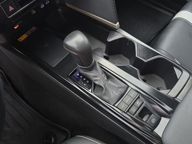 Used 2025 Toyota Camry SE w/ Convenience Package image 24