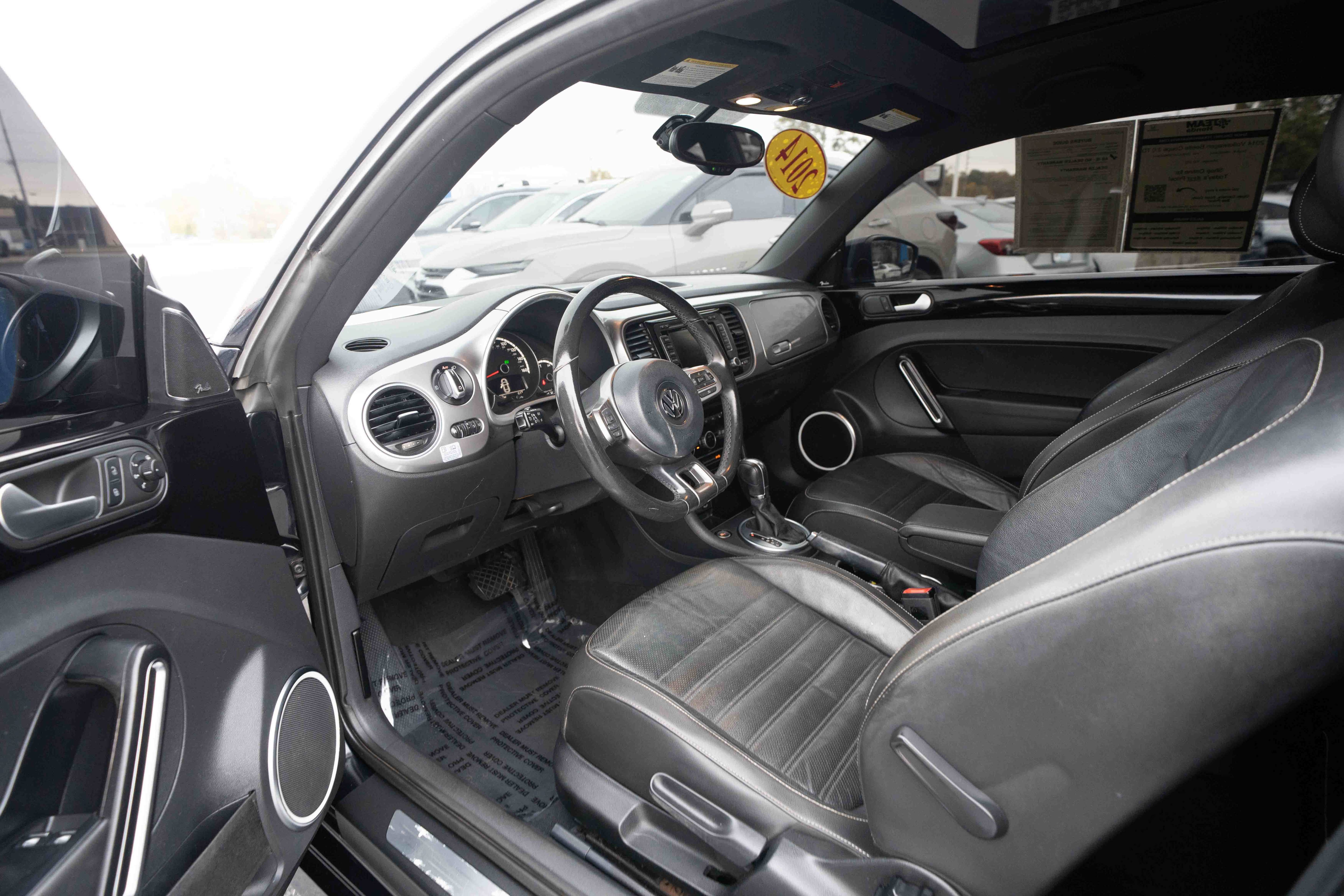 Used 2014 Volkswagen Beetle TDI FWD image 8