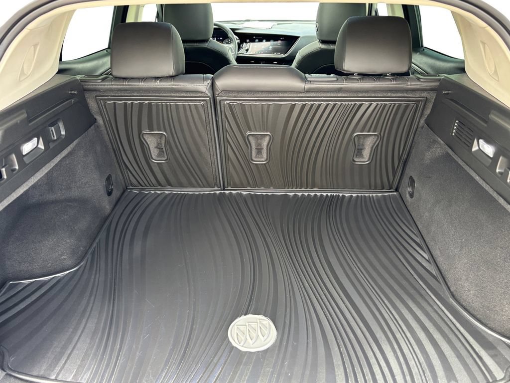Used 2023 Buick Envision Avenir AWD/4WD image 25