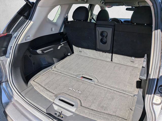 Used 2020 Nissan Rogue SV w/ Premium Package image 9