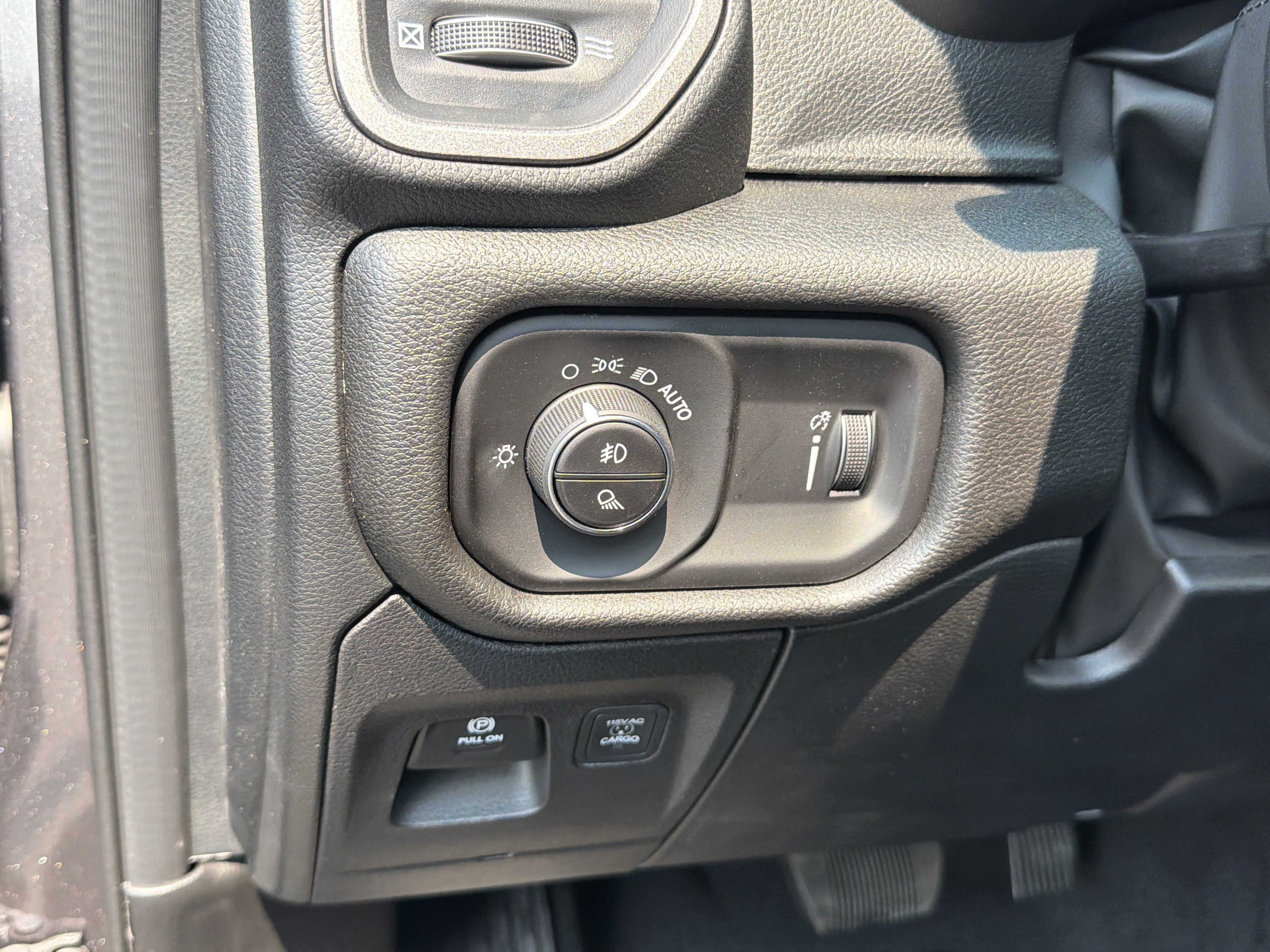 New 2026 RAM 1500 Express AWD/4WD image 15