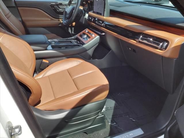 New 2024 Lincoln Aviator Reserve w/ Equipment Group 201A AWD/4WD image 6