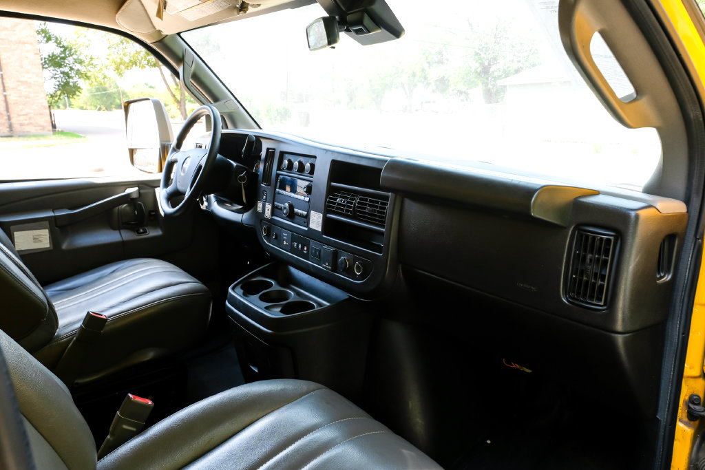 Used 2022 GMC Savana 3500 Extended w/ Power Convenience Package RWD image 11