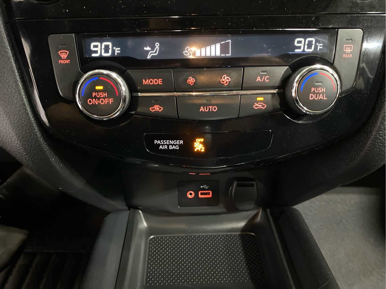 Used 2019 Nissan Rogue SV image 19