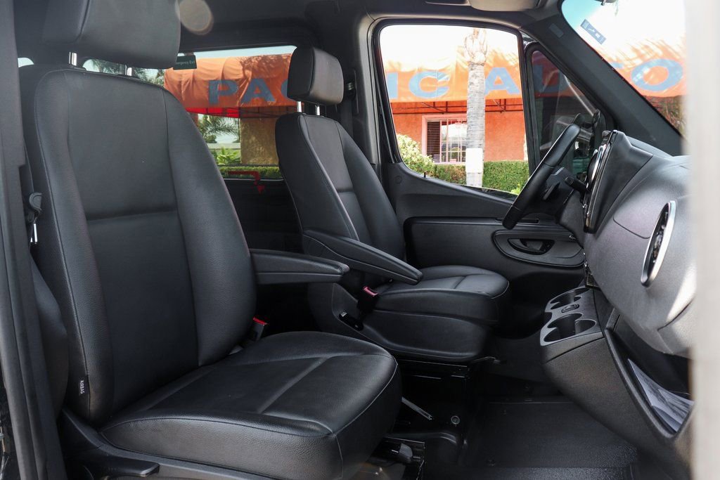 Used 2023 Mercedes-Benz Sprinter 2500 image 36