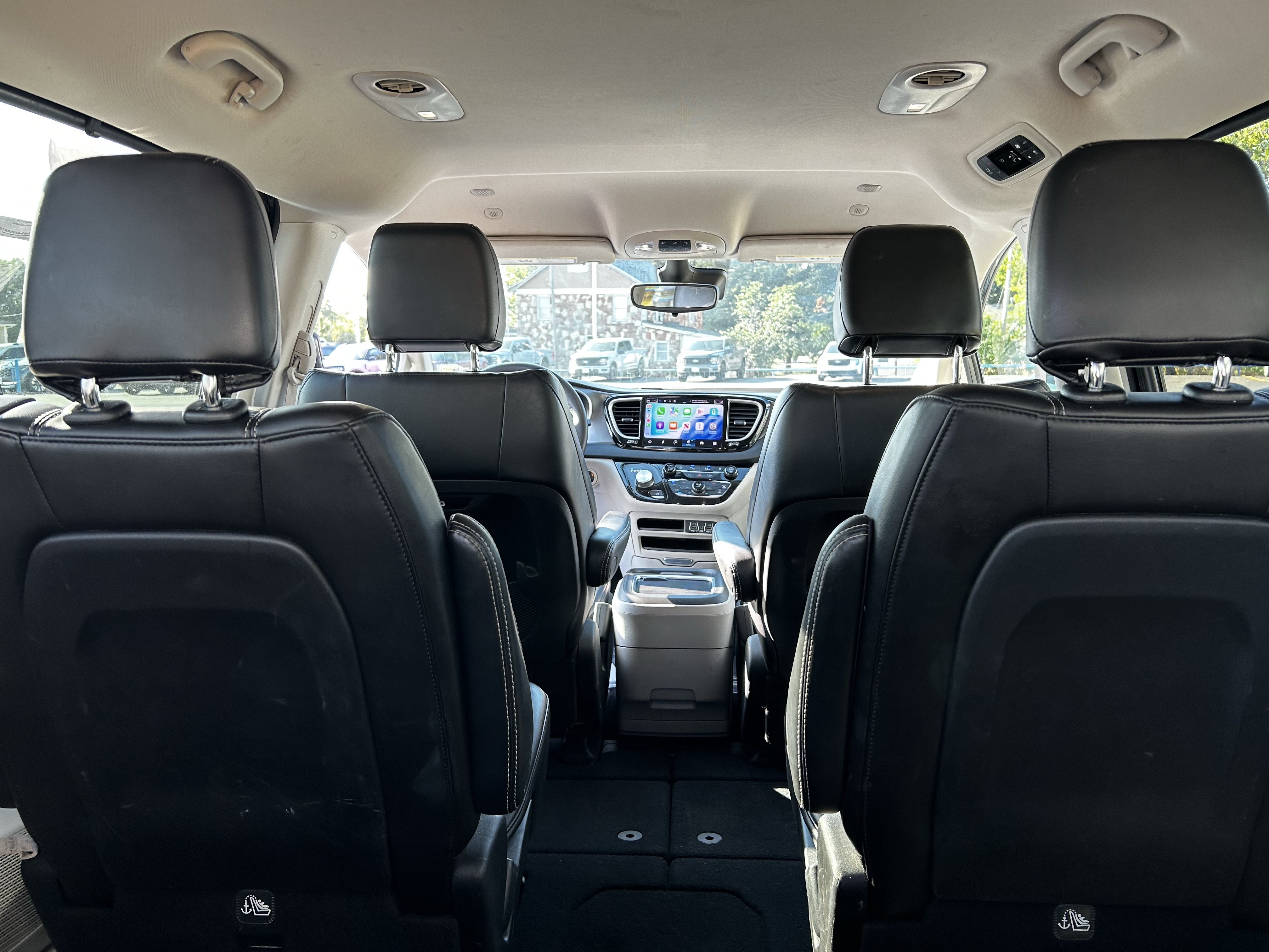 Used 2023 Chrysler Pacifica Touring-L FWD image 19