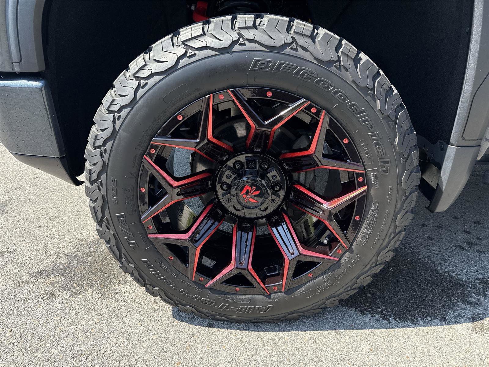 Used 2021 GMC Sierra 1500 AT4 w/ Technology Package AWD/4WD image 19