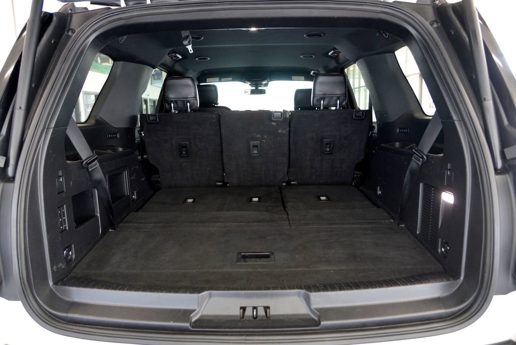 Used 2019 Ford Expedition XLT w/ Equipment Group 202A AWD/4WD image 32