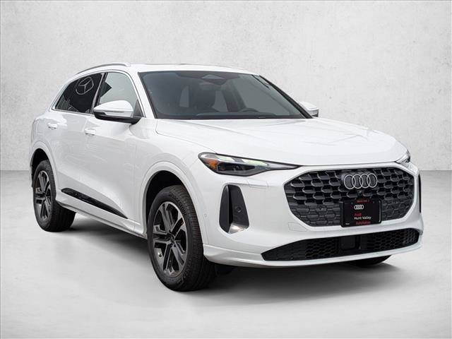 Certified 2025 Audi Q5 Premium w/ Convenience Package image 3