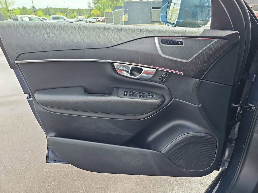 Used 2020 Volvo XC90 T5 Momentum w/ Protection Package image 31