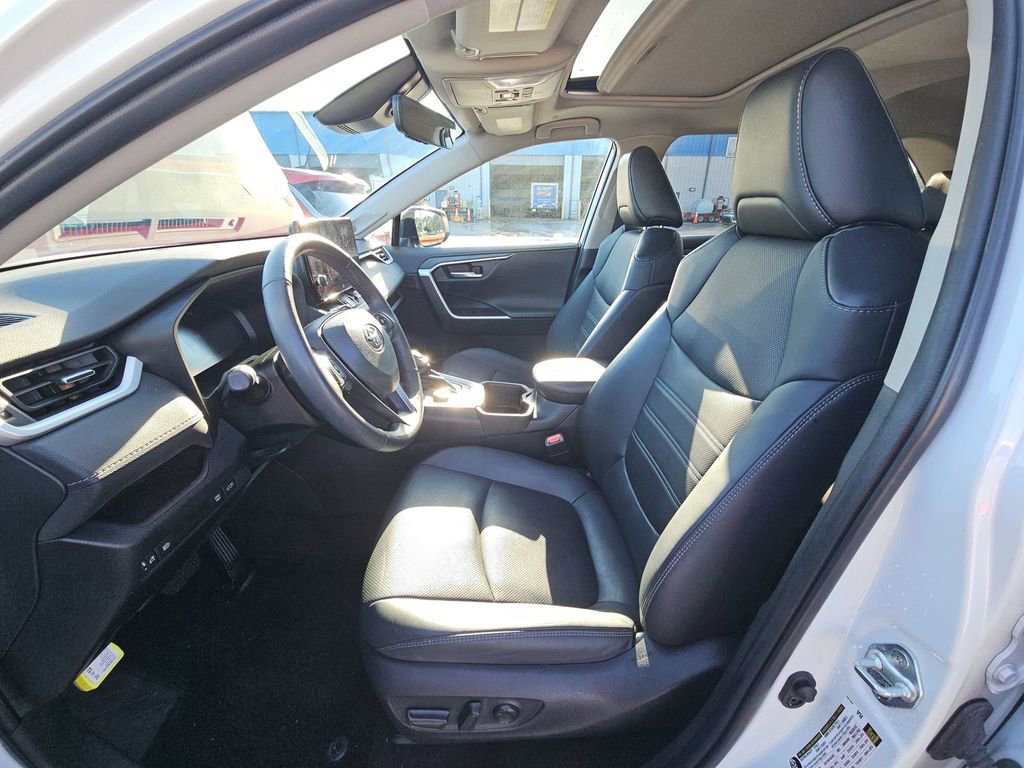 Used 2023 Toyota RAV4 Limited AWD/4WD image 13